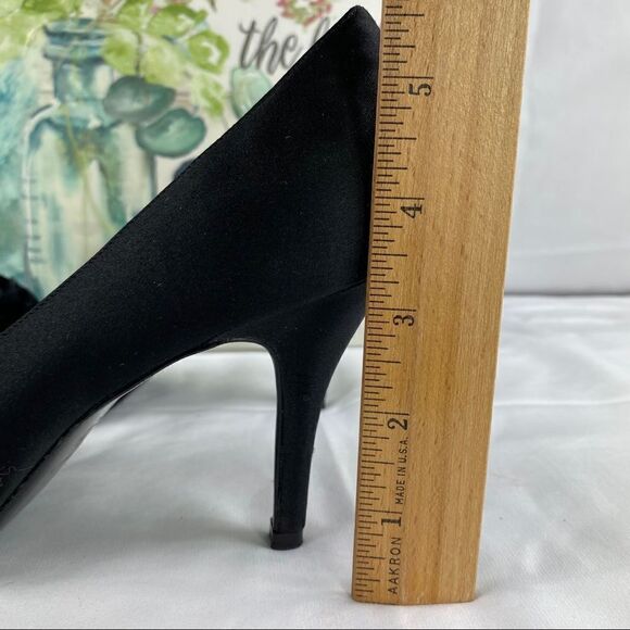 Nina Satin Ruffle Peep Toe Heels Black 8.5 - Picture 5 of 11